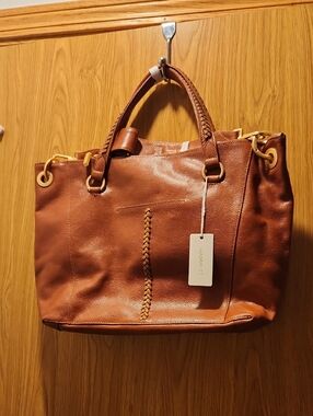 NWT Hammitt Daniel Large Manzanita Tan Handbag. FIRM!!